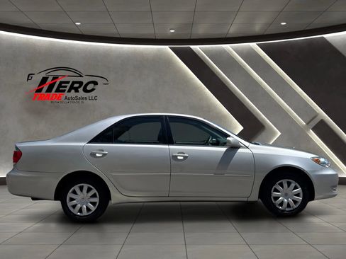 Used 2005 Toyota Camry LE FWD image 52