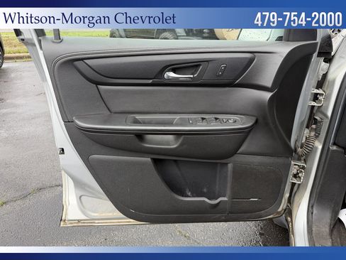 Used 2015 Chevrolet Traverse LT image 11