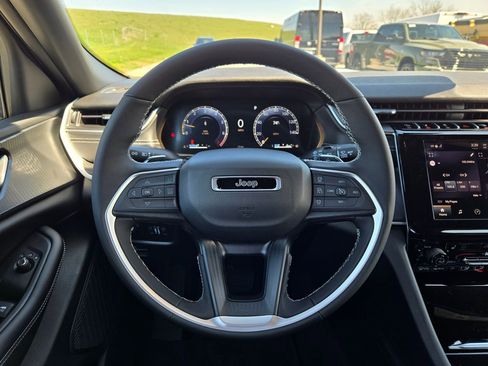 New 2026 Jeep Grand Cherokee L Laredo AWD/4WD image 17