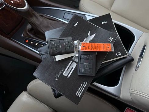 Used 2014 Cadillac SRX Luxury image 8