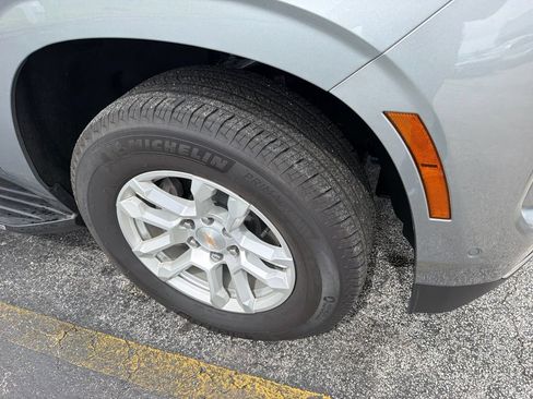 Used 2025 Chevrolet Tahoe LS RWD image 13