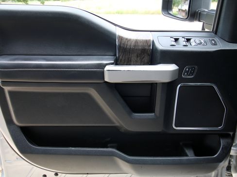 Used 2017 Ford F350 Lariat w/ Chrome Package AWD/4WD image 19