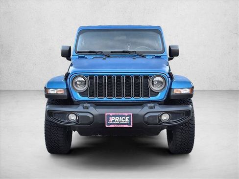 Certified 2025 Jeep Gladiator Sport AWD/4WD image 2