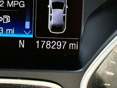 Used 2014 Ford Escape SE w/ Equipment Group 201A FWD image 23