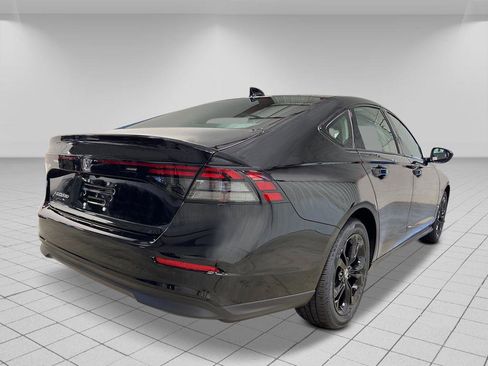 New 2025 Honda Accord SE image 5