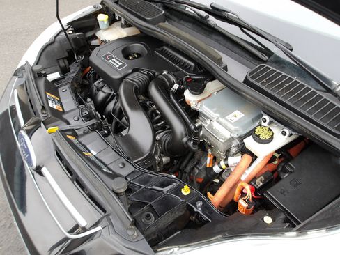 Used 2016 Ford C-MAX Energi SEL w/ Equipment Group 303A image 24