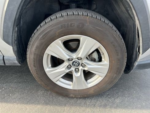 Used 2019 Toyota RAV4 LE image 16