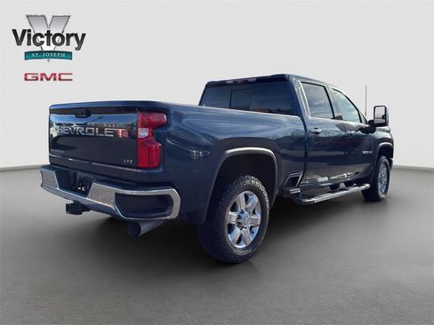 Used 2020 Chevrolet Silverado 2500 LTZ w/ LTZ Premium Package image 15