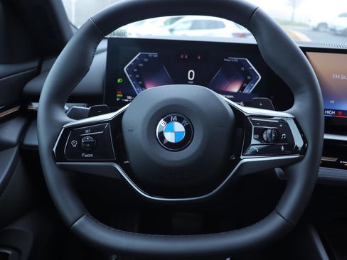 Certified 2025 BMW 530i image 26