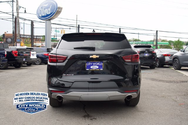 Used 2025 Chevrolet Blazer LT FWD image 4