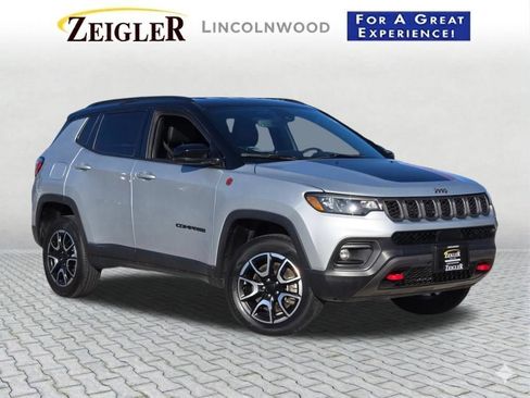 Used 2024 Jeep Compass Trailhawk AWD/4WD image 1