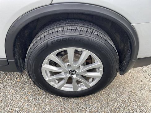 Used 2018 Nissan Rogue SV w/ Premium Package AWD/4WD image 27