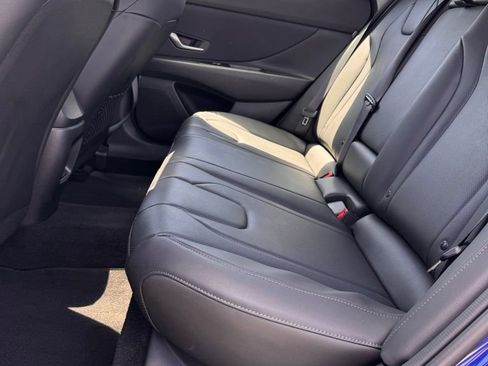 Used 2025 Hyundai Elantra Limited FWD image 10