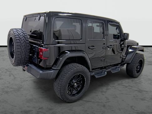Used 2019 Jeep Wrangler Unlimited Sahara w/ Quick Order Package 24M Moab AWD/4WD image 4