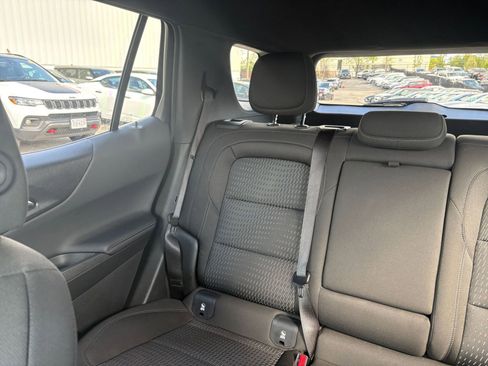 Used 2025 Chevrolet Equinox LT FWD image 39
