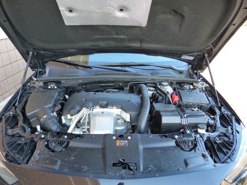 Used 2018 Buick Regal Essence w/ Driver Confidence Package #1 image 16