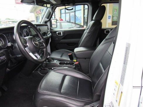 Used 2020 Jeep Gladiator Overland AWD/4WD image 15