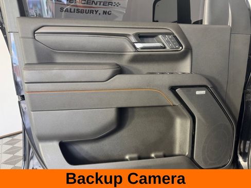 Used 2025 GMC Sierra 2500 AT4 AWD/4WD image 12