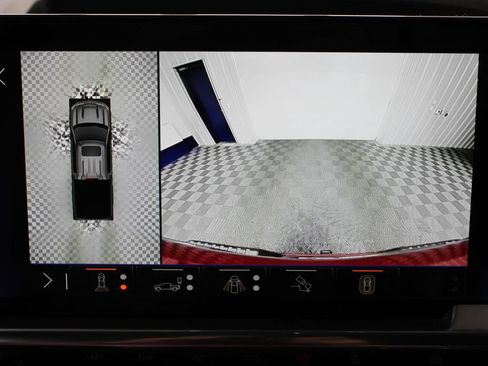 Used 2024 Chevrolet Silverado 1500 High Country w/ High Country Premium Package AWD/4WD image 23