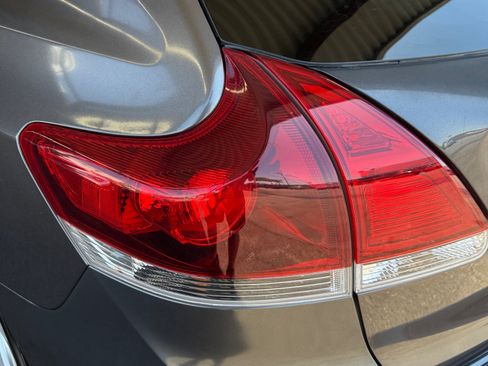 Used 2013 Toyota Venza XLE w/ XLE Premium Pkg FWD image 25