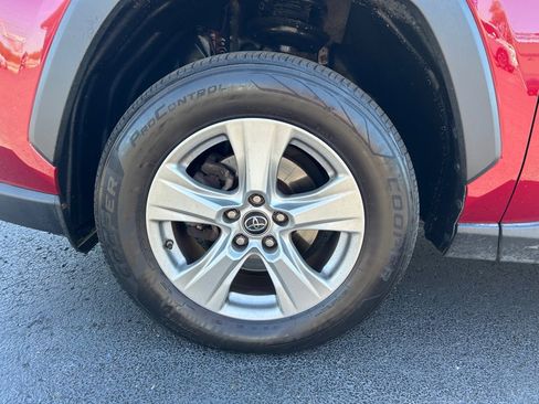 Used 2019 Toyota RAV4 XLE image 9