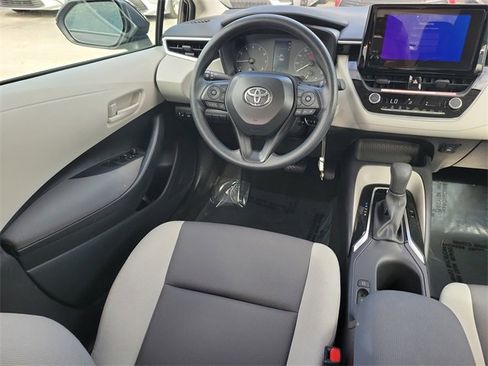 Used 2025 Toyota Corolla LE image 8