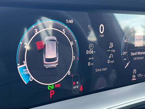 New 2026 Volkswagen Tiguan SE R-Line image 21