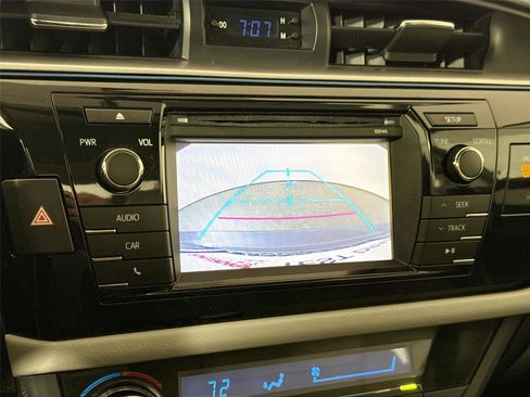 Used 2014 Toyota Corolla LE image 22