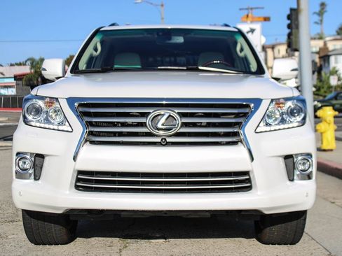 Used 2015 Lexus LX 570 4WD w/ Luxury Package image 10