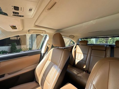 Used 2017 Lexus ES 350 w/ Luxury Package FWD image 12