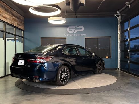 Used 2021 Toyota Camry SE AWD/4WD image 3