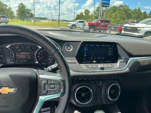 Used 2022 Chevrolet Blazer LT w/ Sound & Technology Package FWD image 10