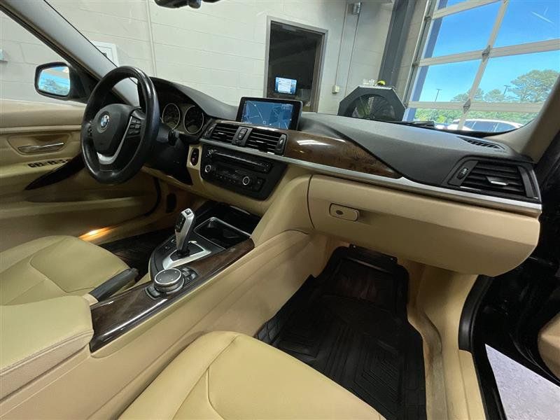 Used 2015 BMW 335i xDrive Sedan w/ Premium Package AWD/4WD image 32