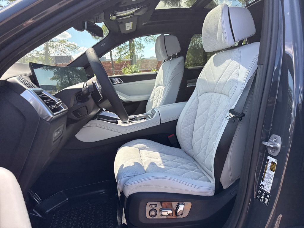 New 2027 BMW X6 xDrive40i w/ Climate Comfort Package AWD/4WD image 10