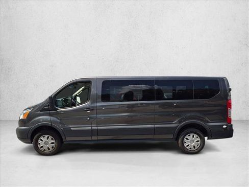 Used 2017 Ford Transit 350 XLT RWD image 4