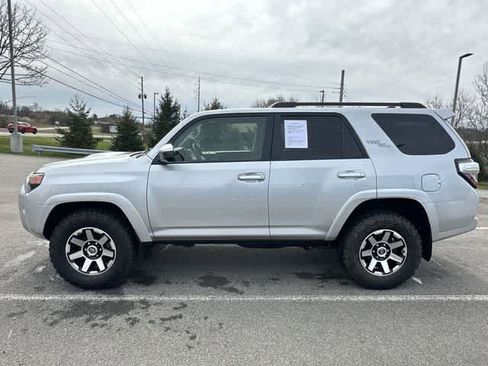 Used 2021 Toyota 4Runner TRD Off-Road image 2