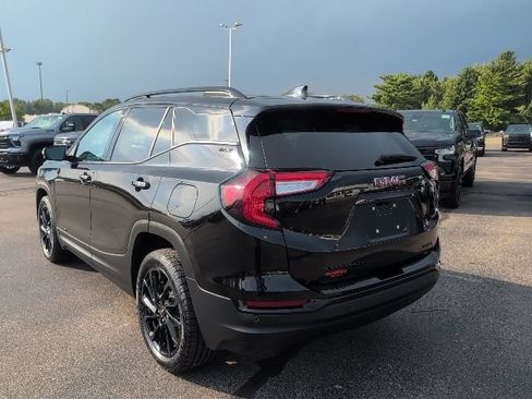 Used 2023 GMC Terrain SLT w/ Elevation Edition AWD/4WD image 5