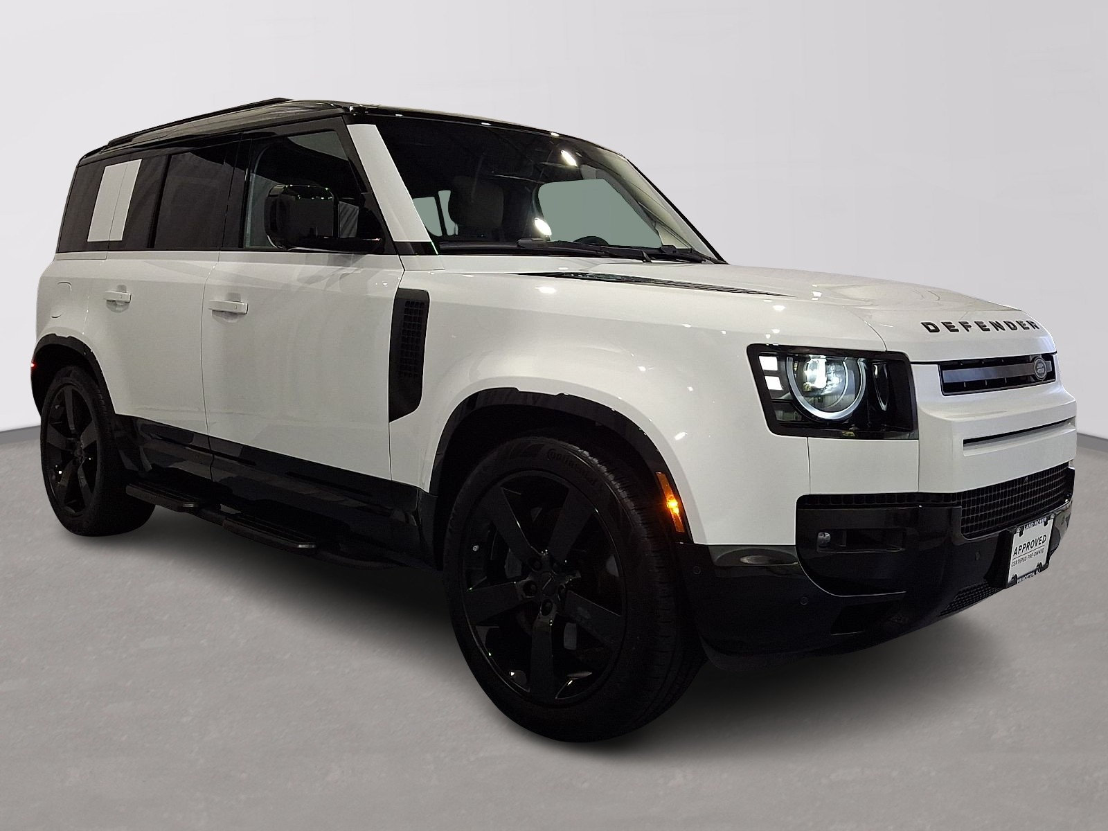 Certified 2026 Land Rover Defender 110 X-Dynamic SE AWD/4WD image 3