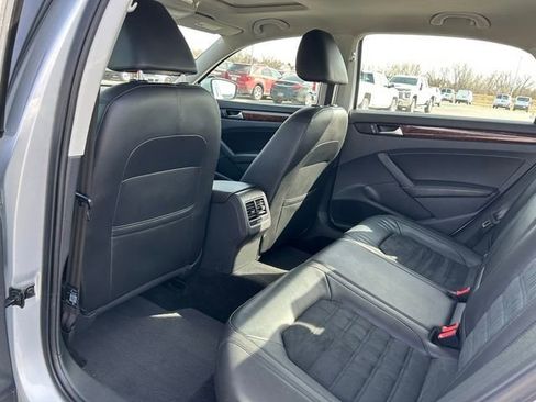 Used 2013 Volkswagen Passat 2.5 SEL Premium FWD image 12