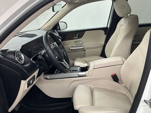 Used 2022 Mercedes-Benz GLB 250 4MATIC image 11