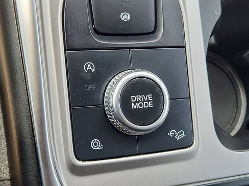 Used 2021 Ford Explorer Limited w/ Equipment Group 301A AWD/4WD image 24