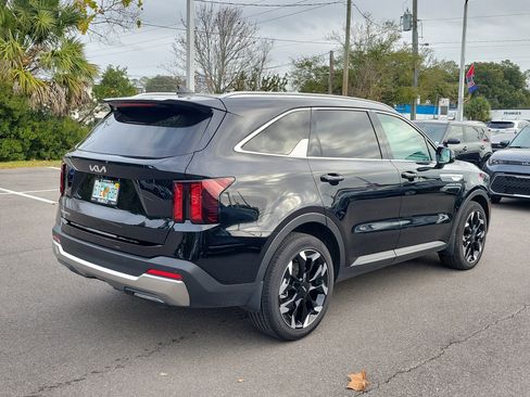 Certified 2025 Kia Sorento EX w/ Panoramic Sunroof Package image 5