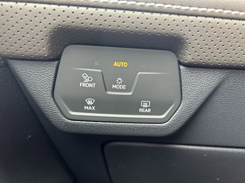 New 2026 Volkswagen Atlas SEL image 17