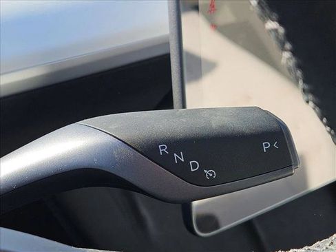 Used 2025 Tesla Model Y Performance image 13