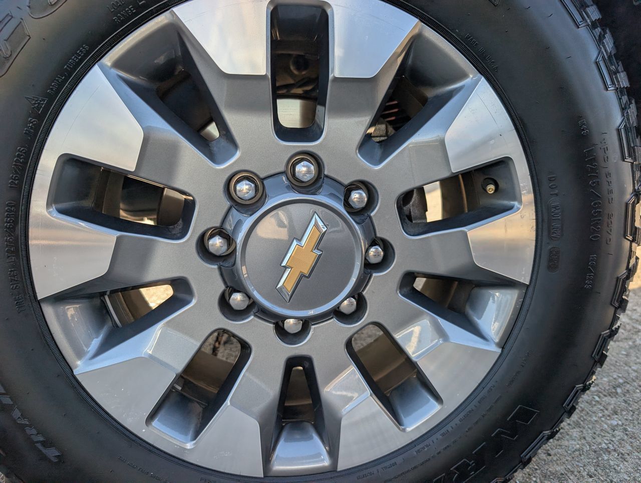 Used 2024 Chevrolet Silverado 2500 LT AWD/4WD image 7