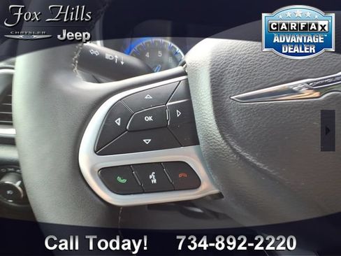 Used 2026 Chrysler Pacifica Select FWD image 18