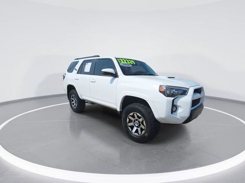 Used 2019 Toyota 4Runner TRD Off-Road AWD/4WD image 2