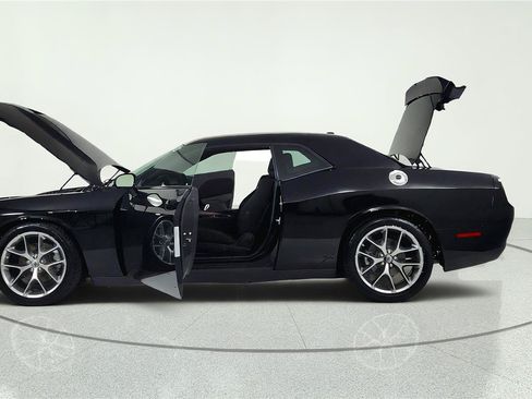 Used 2023 Dodge Challenger GT RWD image 11