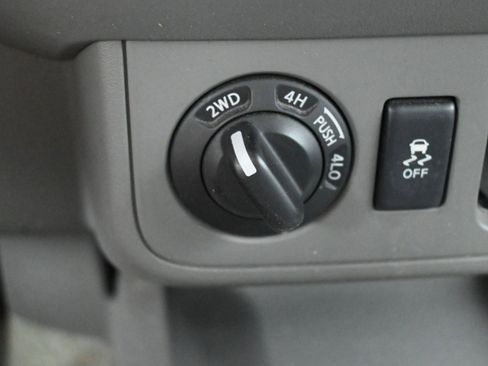 Used 2016 Nissan Frontier SV image 15