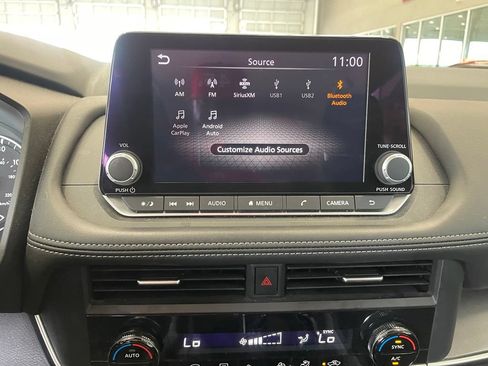 Used 2024 Nissan Rogue SV FWD image 15